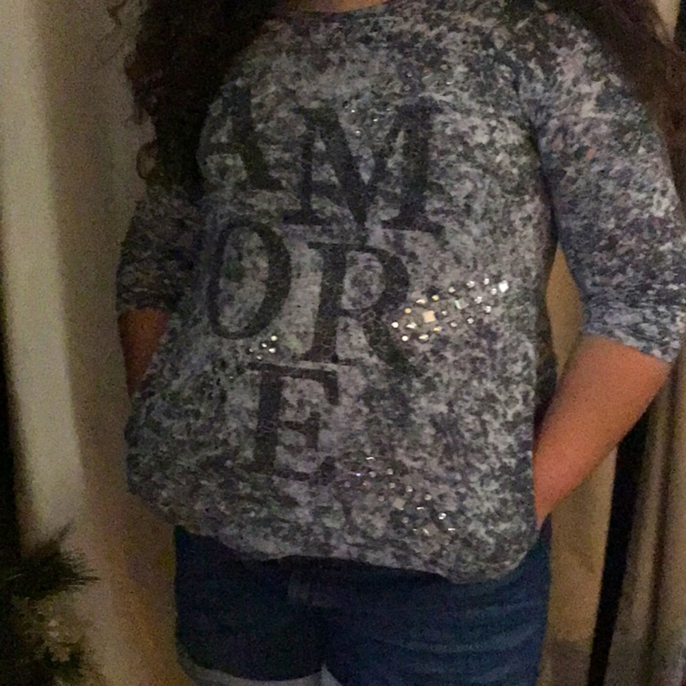 Gray shirt with Rhinestones